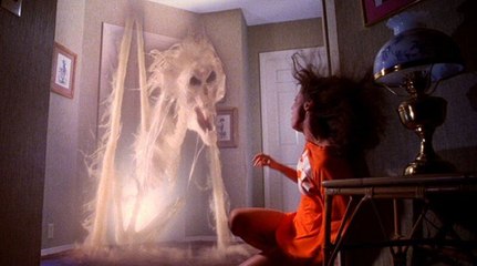 POLTERGEIST, la ESCENA ELIMINADA demasiado FUERTE y la maldición REAL del clásico de TERROR