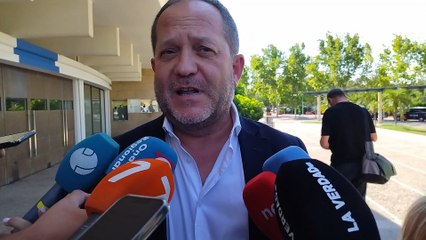 Manuel Durán, militante del PP y exdirector general de Emergencias, este viernes, en el congreso del PP anunciando que lo impugnará.