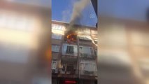 Son dakika haber: Pendik'te bir binanın 4. katında çıkan yangın söndürüldü