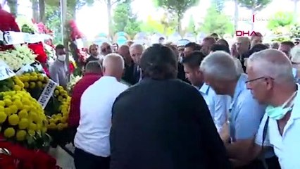 Çanakkale'de bıçaklanarak öldürülen eğitimci Nazmi Arıkan son yolculuğuna uğurlandı