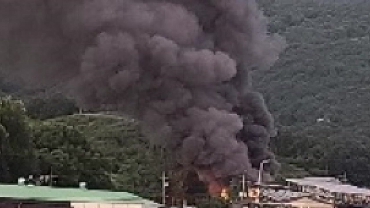 경기 광주 종이상자 공장 화재...다친 사람 없어 / YTN