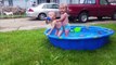 La glissade d'eau la plus drôle pour enfants et bébés échoue en été - Funny Babies 2020