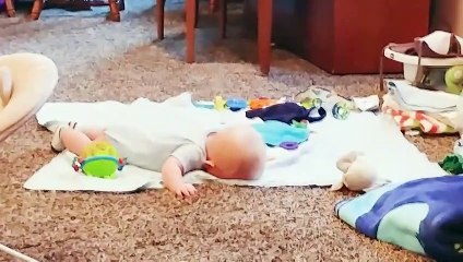 Le meilleur plaisir des enfants et des bébés coquins échoue et des moments