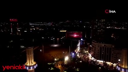 İstanbul'un simge yapılarında15 Temmuz temalı duygulandıran gösteri