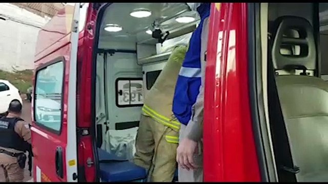 Mulher fica ferida em acidente com caçamba de entulhos no Cancelli