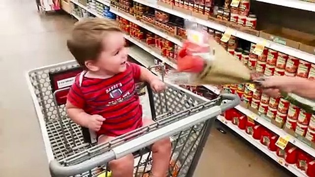 Ce bébé CHUBBY est trop mignon les meilleurs échecs et moments amusants pour bébé