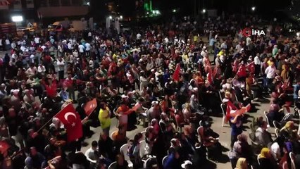 Vatandaşlar o karanlık geceyi anlattı: "Cumhurbaşkanımızın çağrısıyla meydanlara indik"