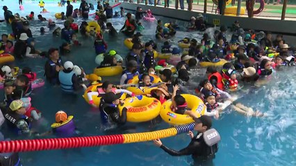 무더위에 물놀이장 '북적'..."3년 만에 풍덩" / YTN