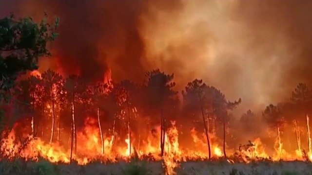 موجة حر وحرائق.. إجلاء المئات من منازلهم في عدة دول أوروبية