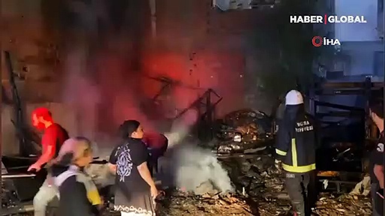 Gece yarısı korkutan olay! Mahalleli sokağa döküldü