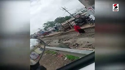 આજીડેમ ચોકડીથી કોઠારીયા રોડ ચોકડી વચ્ચે સર્વિસ રોડમાં ગાબડા