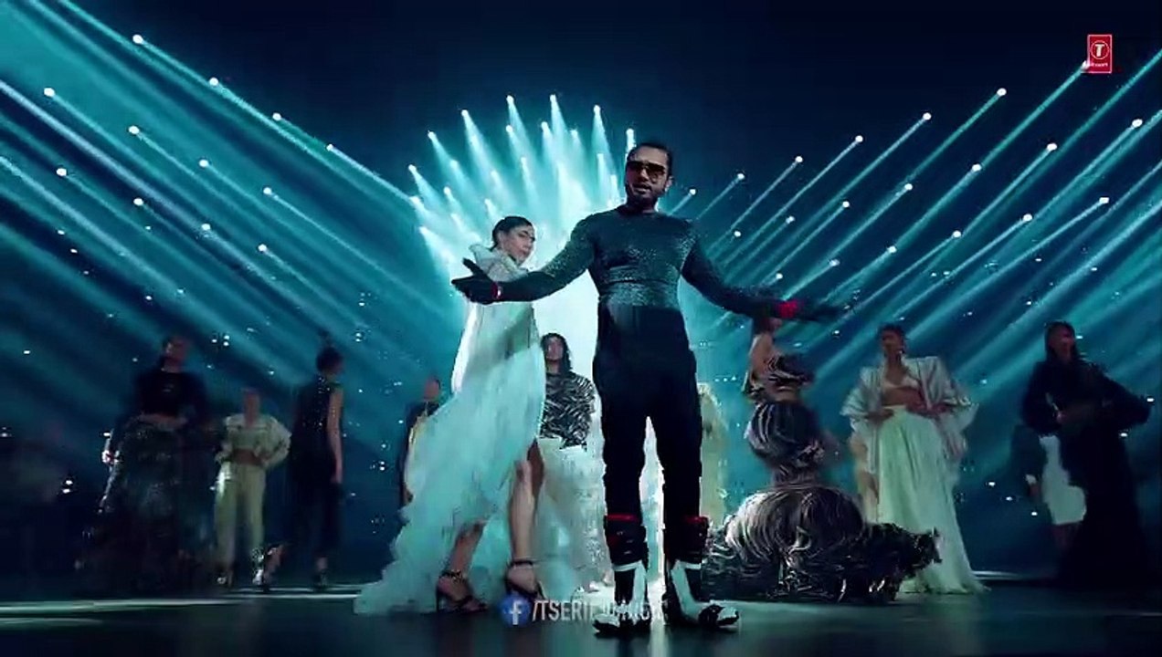 Designer__Full_Video__Guru_Randhawa%2C_Yo_Yo_Honey_Singh_Ft._Divya_Khosla_Kumar___Mihir_G___Bhushan_K