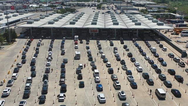 Kapıkule’de gurbetçi yoğunluğu: Bulgar sınırında 6 saat