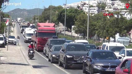 Download Video: Tatilciler Bodrum'dan dönüş yolunda! Kilometrelerce araç kuyruğu oldu