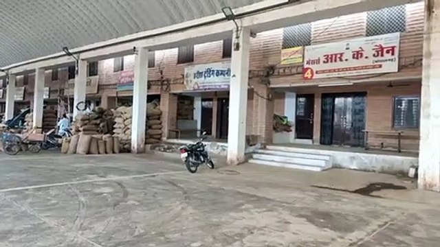 GST आटे-दाल, गेंहू-चावल पर GST का विरोध, अनाज व जीरा मंडी बंद रहने से करोड़ों का कारोबार प्रभावित