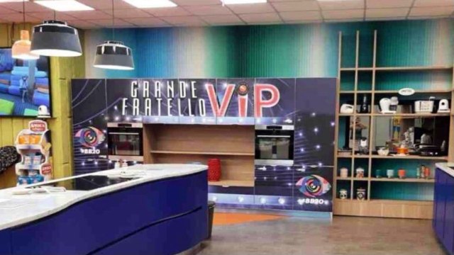 “Alfonso, prendimi al GF Vip”. Appello a sorpresa a Signorini l’ex naufrago vuole entrare nella Casa