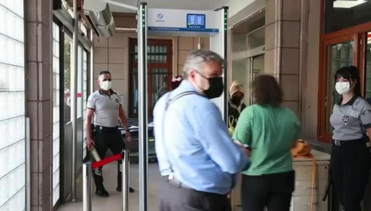 Bakan Koca: "Güvenlik Görevlilerimizin Başında...