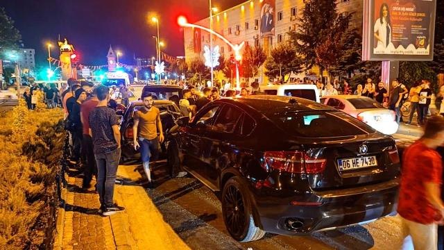 Son dakika haber: Kaza yapan otomobil sürücüsü muhabire saldırdı