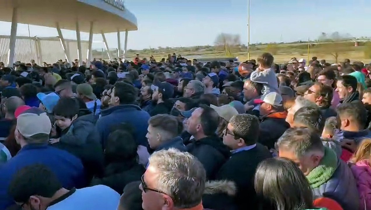 Quejas, puertas cerradas e incidentes con la Policía: la contracara del triunfo de Los Pumas