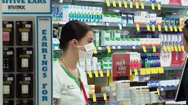 Queenslanders advised to wear masks indoors as third COVID wave worsens