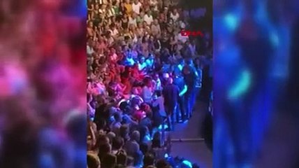 Sibel Can konserinde olay çıktı; güvenlikçiler belediye başkanına izin vermedi!