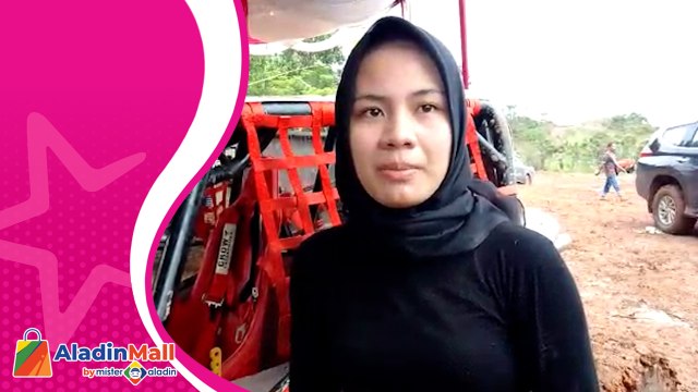 Offroader Wanita Ini Curi Perhatian di Ajang Offroad Radin Jambat 3 Way Kanan