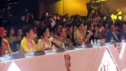 Thu Minh cháy hết mình trên sân khấu