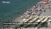 Konyaaltı Sahili'nde tatilci yoğunluğu