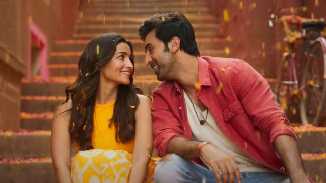 Alia Bhatt-Ranbir Kapoor starrer film Brahmastra much awaited song Kesariya got released | FilmiBeat