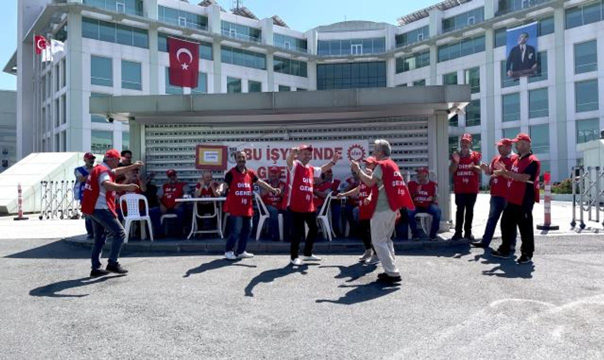 Sarıyer Belediyesinde grev yapan işçilerin eylemi 13'üncü gününde