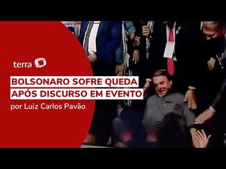 Bolsonaro sofre queda após discursar em evento