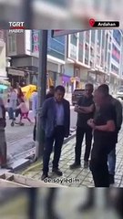 Her yol bitti, engelli kaldı. Biz engellilerin elinden tutar götürürüz.