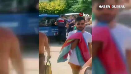 Kocaeli'nde halk plajındaki tekme tokat kavga kamerada