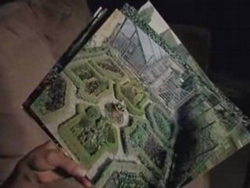 Be Eva Longoria's gardener!