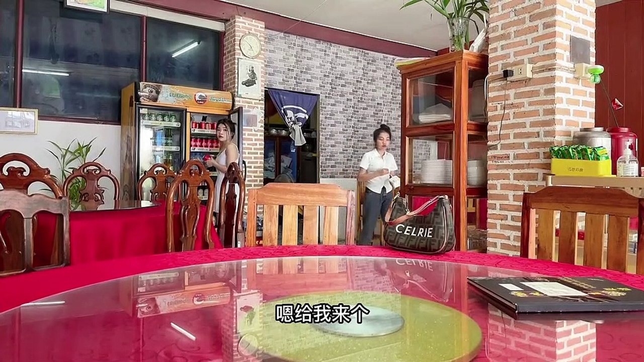 Tired of the stress of city life, come here to spend a leisurely life! Experience a foreign country! #Watching the World #Overseas Travel #Life in a foreign land #Laosbeauty #carefreelife #leisuretime