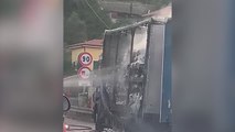 Camion in fiamme a Bordighera, bloccato il traffico verso la Francia