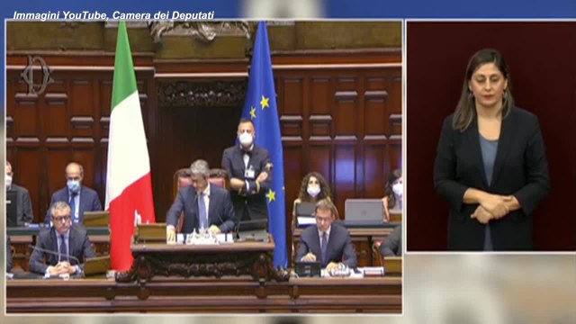 Draghi commosso alla Camera: Certe volte anche i banchieri centrali usano il cuore
