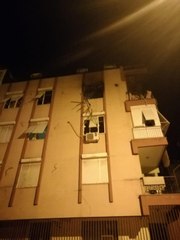 Antalya'da alevlere teslim olan evde 2 çocuk mahsur kaldı