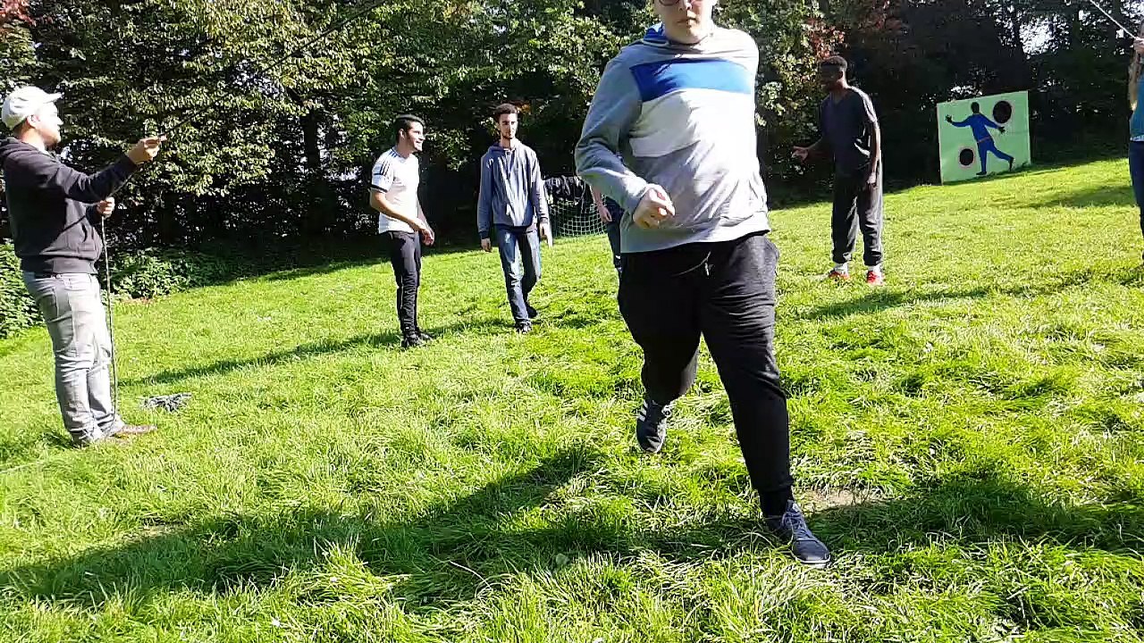 Unter einem Seil laufen