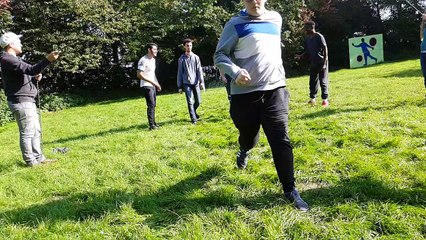 Unter einem Seil laufen