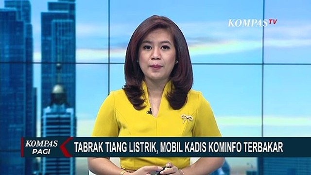 Detik-detik Mobil Kadis Kominfo Sidrap Terbakar Setelah Tabrak Tiang Listrik