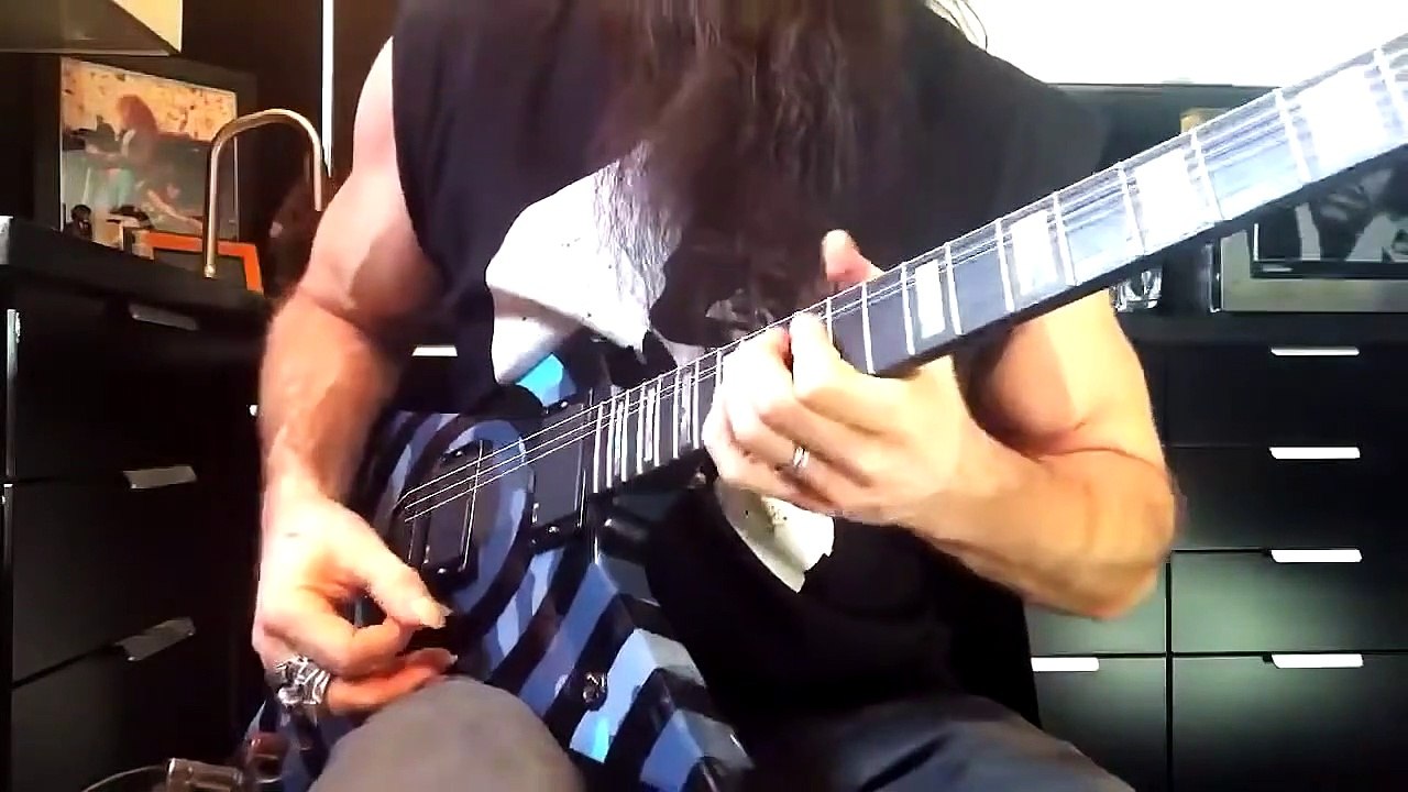Zakk Wylde Plays Pantera Dimebag Darrell's 'Walk' Guitar  solo