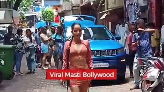 Urfi Javed says Camera Toh Saaf Kar Liya Karo Viram Masti Bollywood