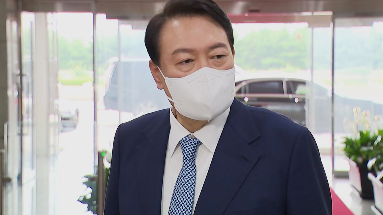 윤 대통령 "강제 북송 사건, 헌법과 법률 따라야" / YTN
