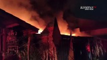 Gudang Penyimpanan Barang Bekas Ludes Terbakar di Surabaya