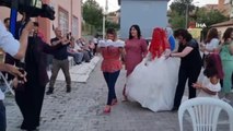 Mahalle esnafı engelli kızın düğün hayalini gerçekleştirmek için seferber oldu