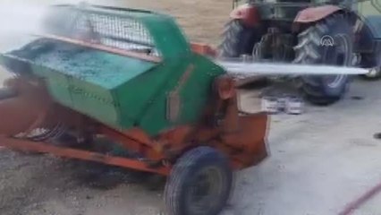 Balya makinesinin alev almasıyla çıkan anız yangını söndürüldü