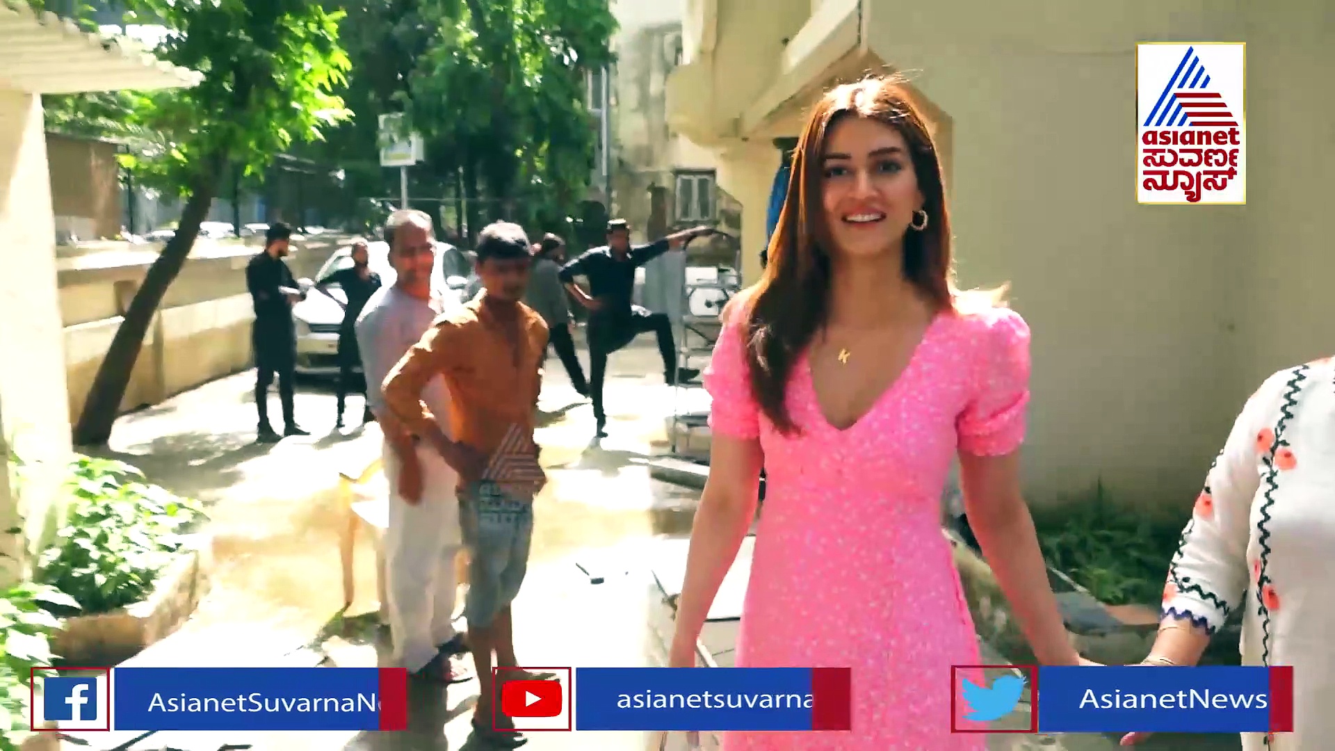 ಪಾರ್ಲರ್‌ನಲ್ಲಿ ತಾಯಿ ಜೊತೆ ಪ್ಯಾಂಪರಿಂಗ್ ಮಾಡಿಸಿಕೊಂಡ ನಟಿ ಕೃತಿ ಸನೋನ್!