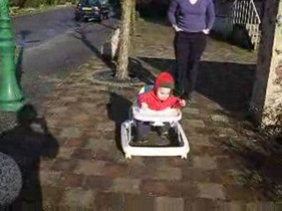 Romain dans son youpala