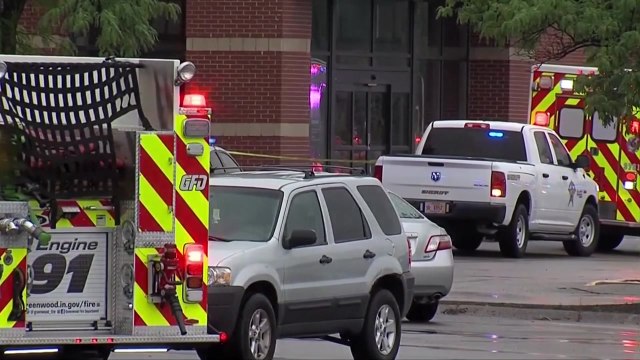 美 인디애나 쇼핑몰서 총기 난사...범인 등 4명 사망·2명 부상 / YTN